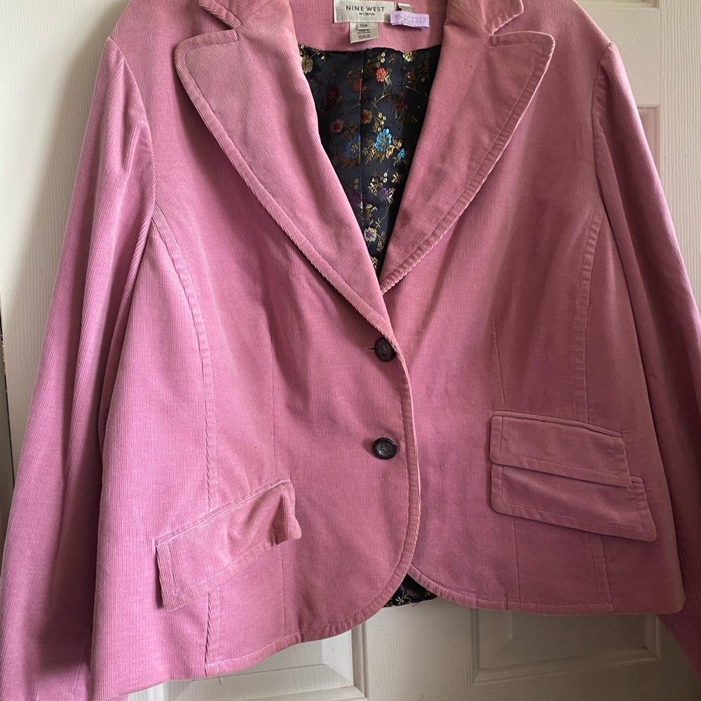 Nine West Pink Blazer with Notched Lapels and Cropped Cut